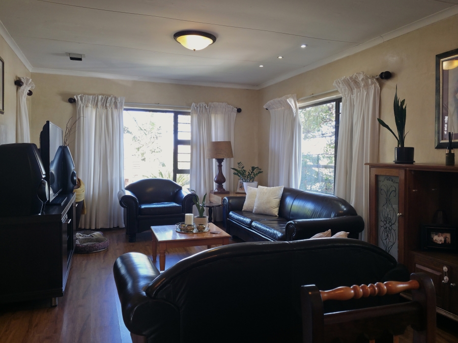 4 Bedroom Property for Sale in Wavecrest Eastern Cape